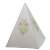 eine Blumenpyramide